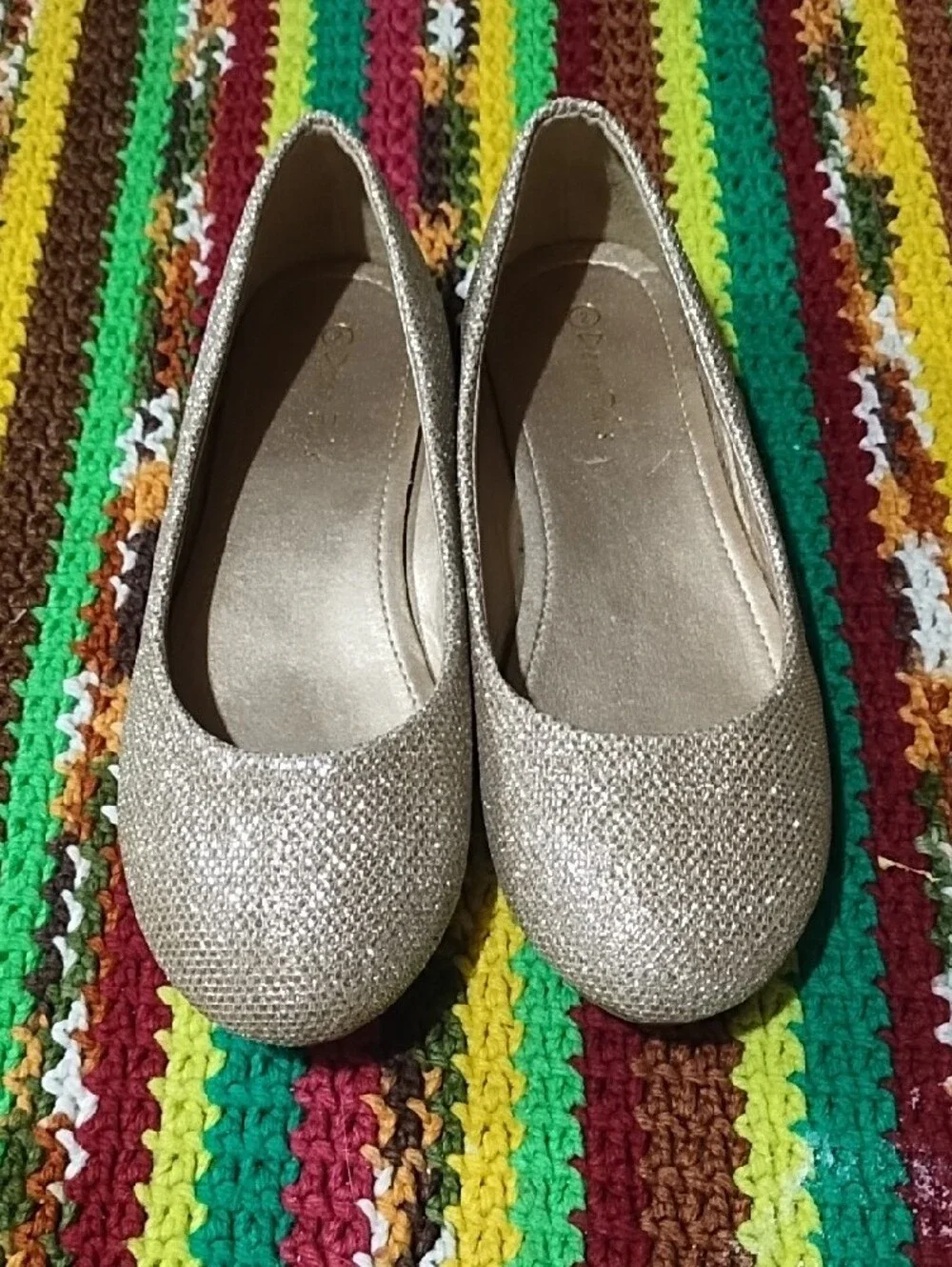 Bundle Of 2 EUC Dream Pairs Glitter Ballet Flats in Gold and Silver Size 2.
